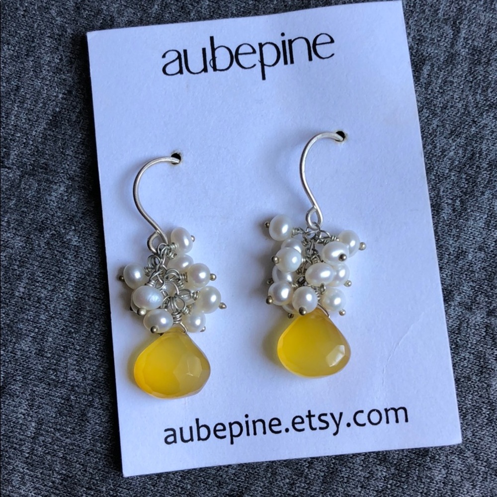 Citron Gemstone Pearl Cluster Earring